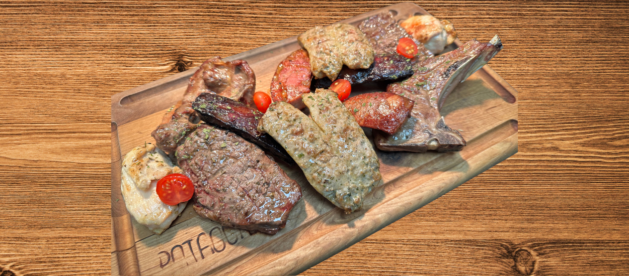 Préparation 30 mn 
Grillade Mixte 3 Viandes
Saucisse Aille des Ourses
Tranche de Lard Fumé au bois de Hêtre
Poulet Mariné